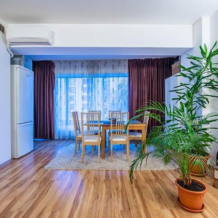 Luxury Two Room Apartment In The Heart Of Bucharest Бухарест Экстерьер фото